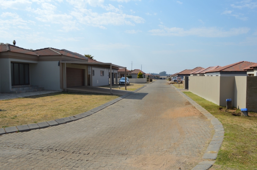Commercial Property for Sale in Flamwood North West